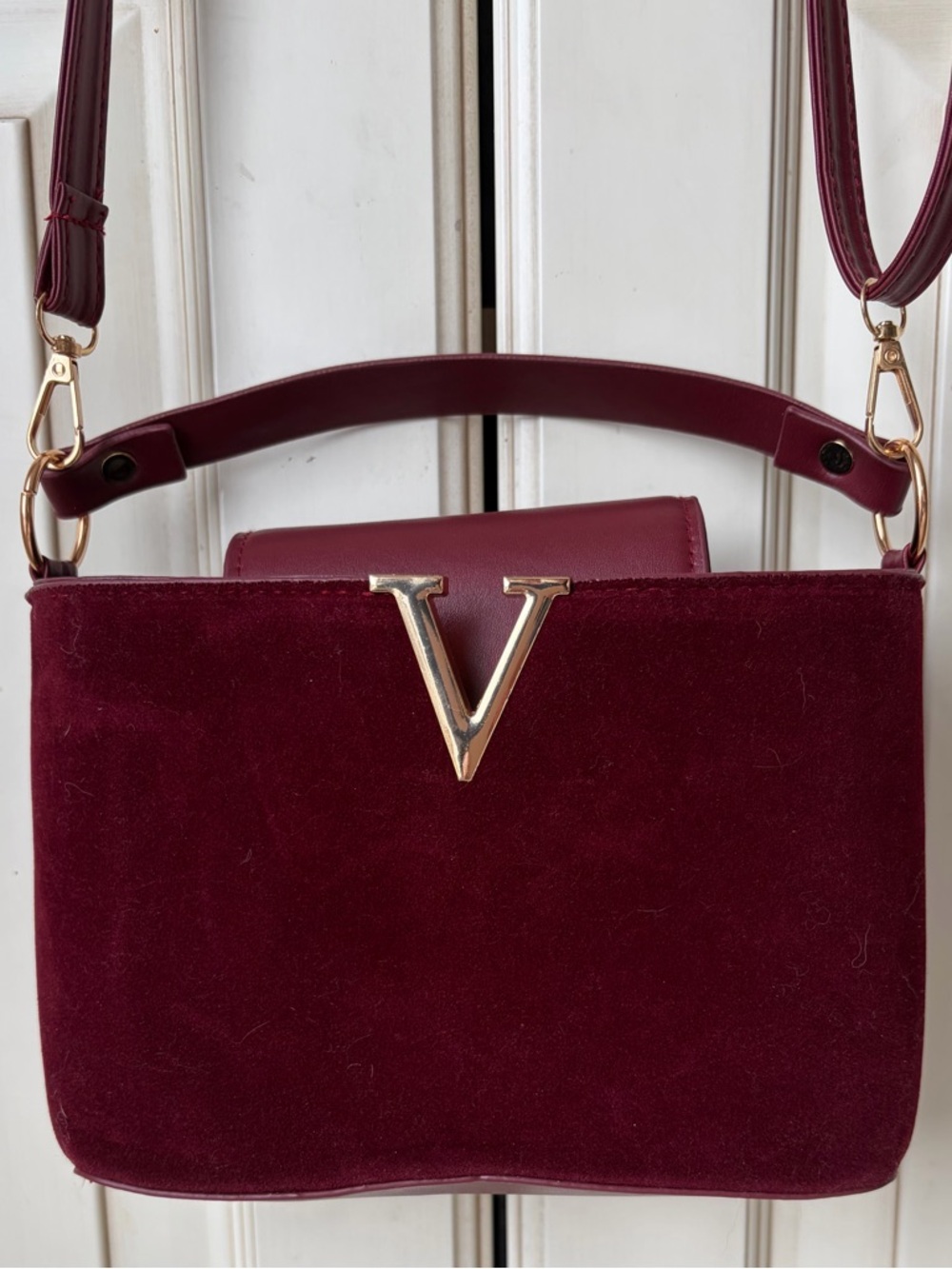 NWOT Designer Vibes Burgundy Bag along with matching black wallet!